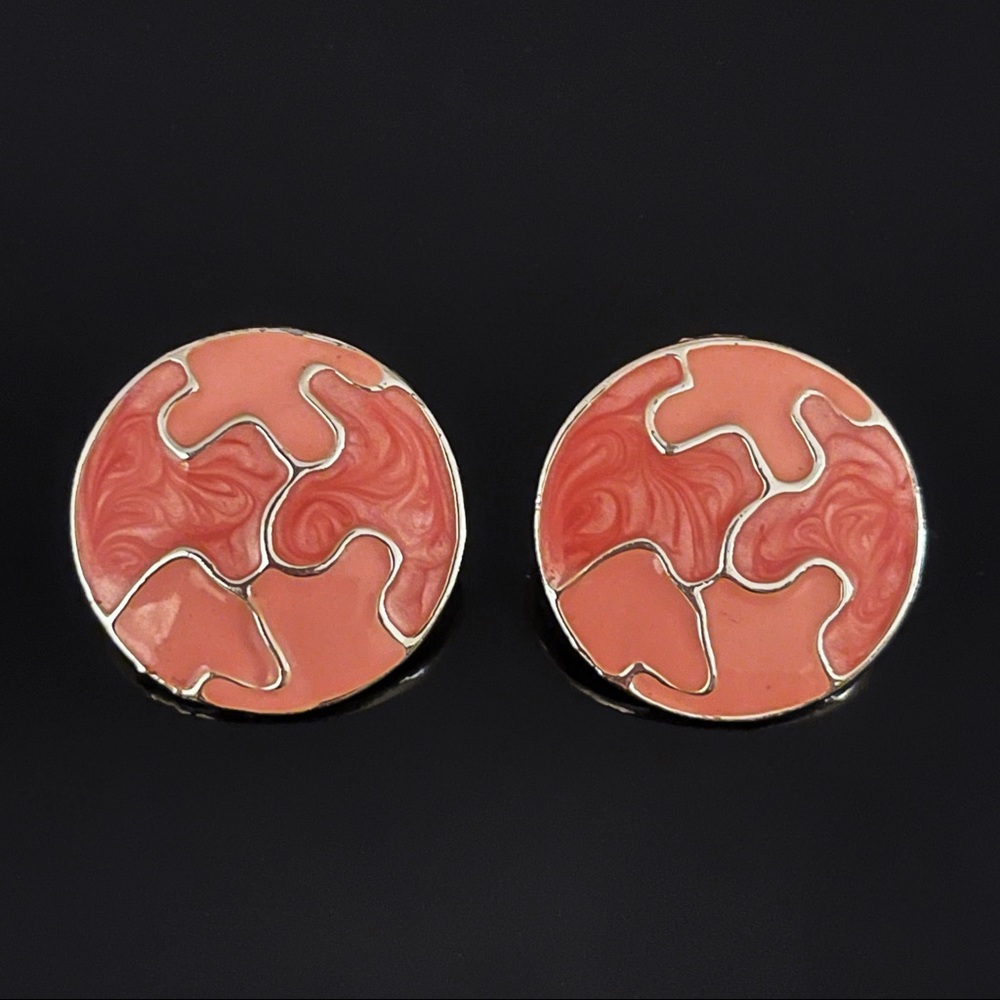 ✨Beautiful Italy VTG Peach Pink Dye Stud Earrings